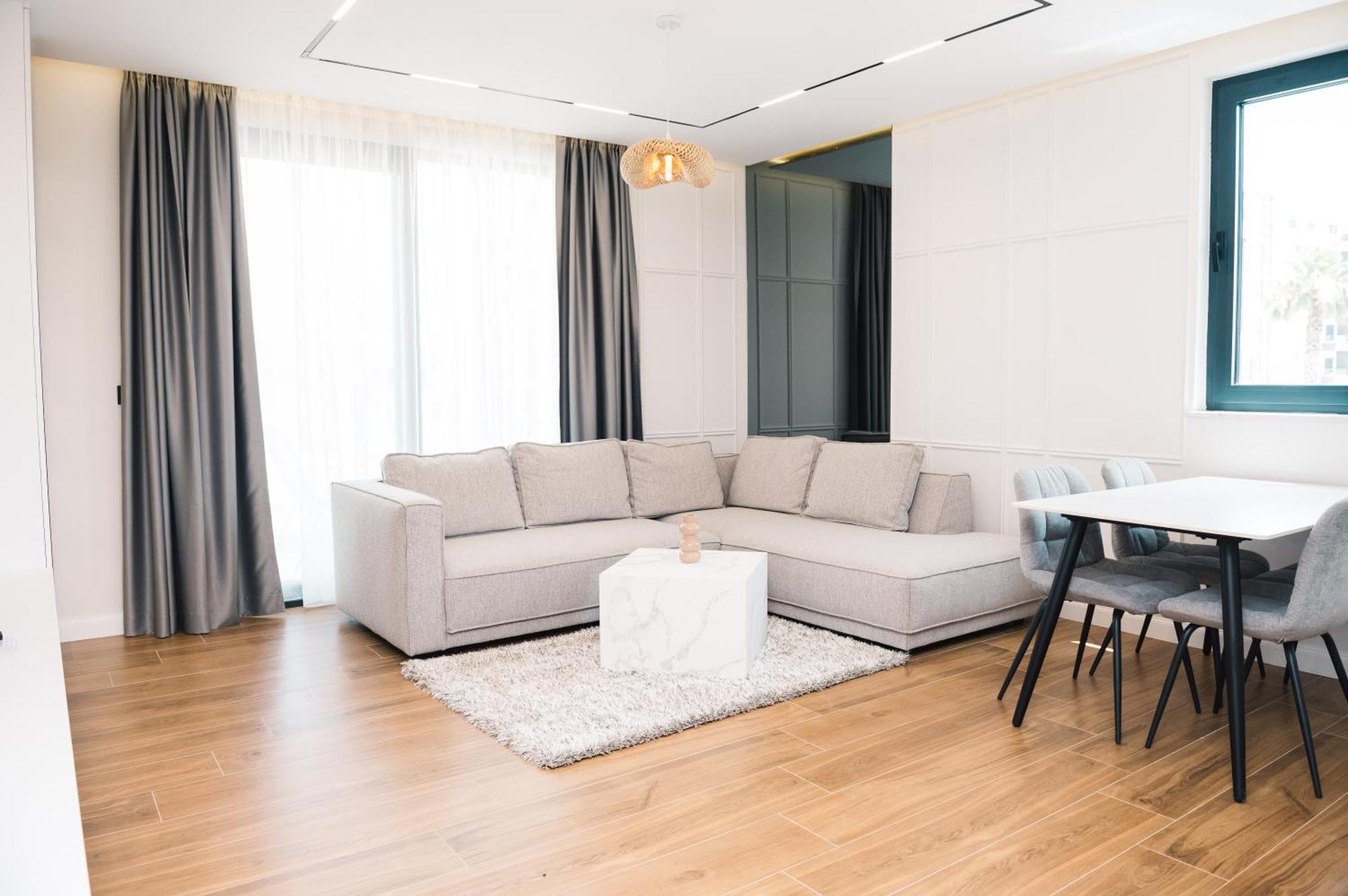 אולסינץ' Hotel Teuta מראה חיצוני תמונה