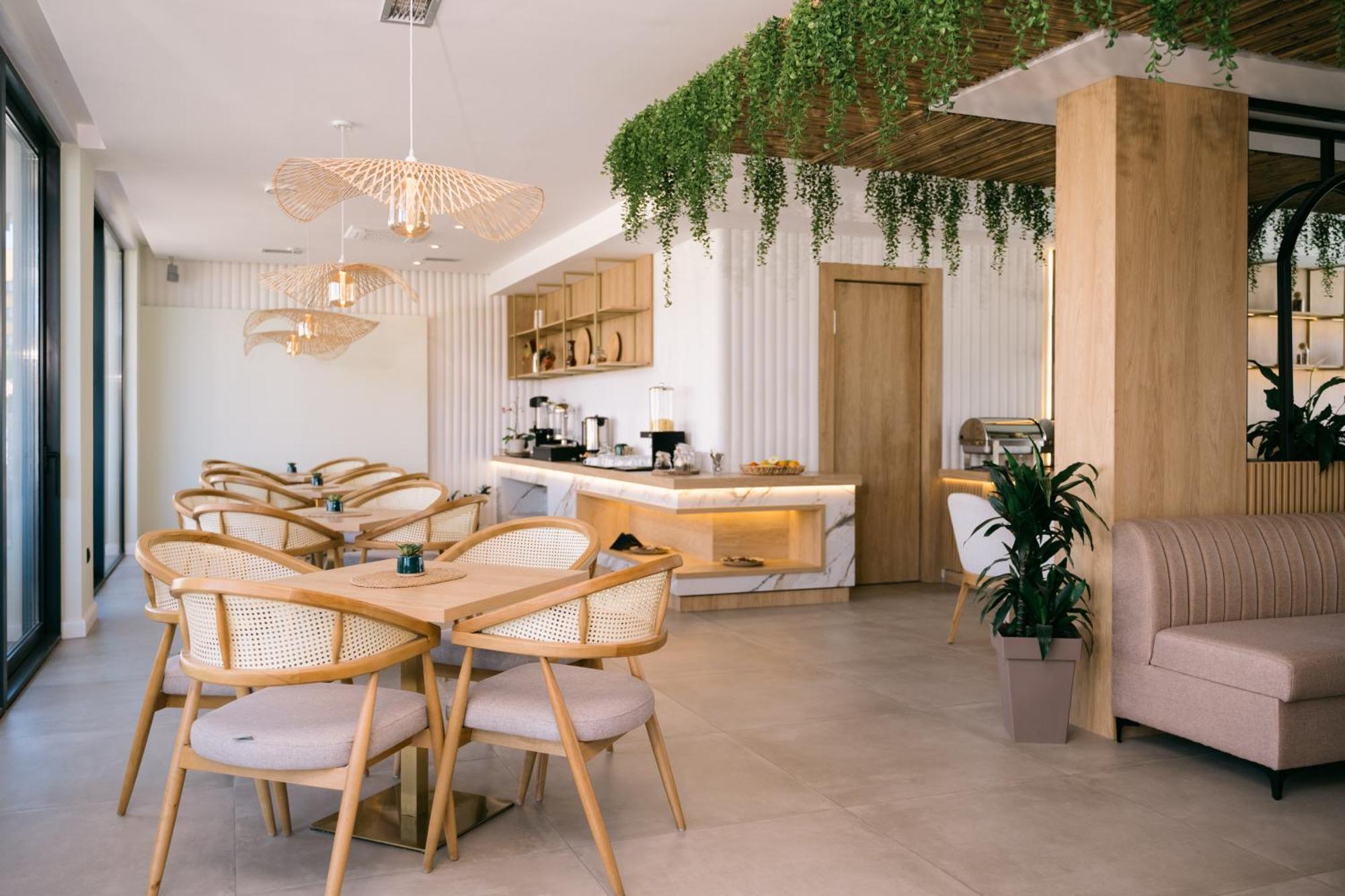 אולסינץ' Hotel Teuta מראה חיצוני תמונה