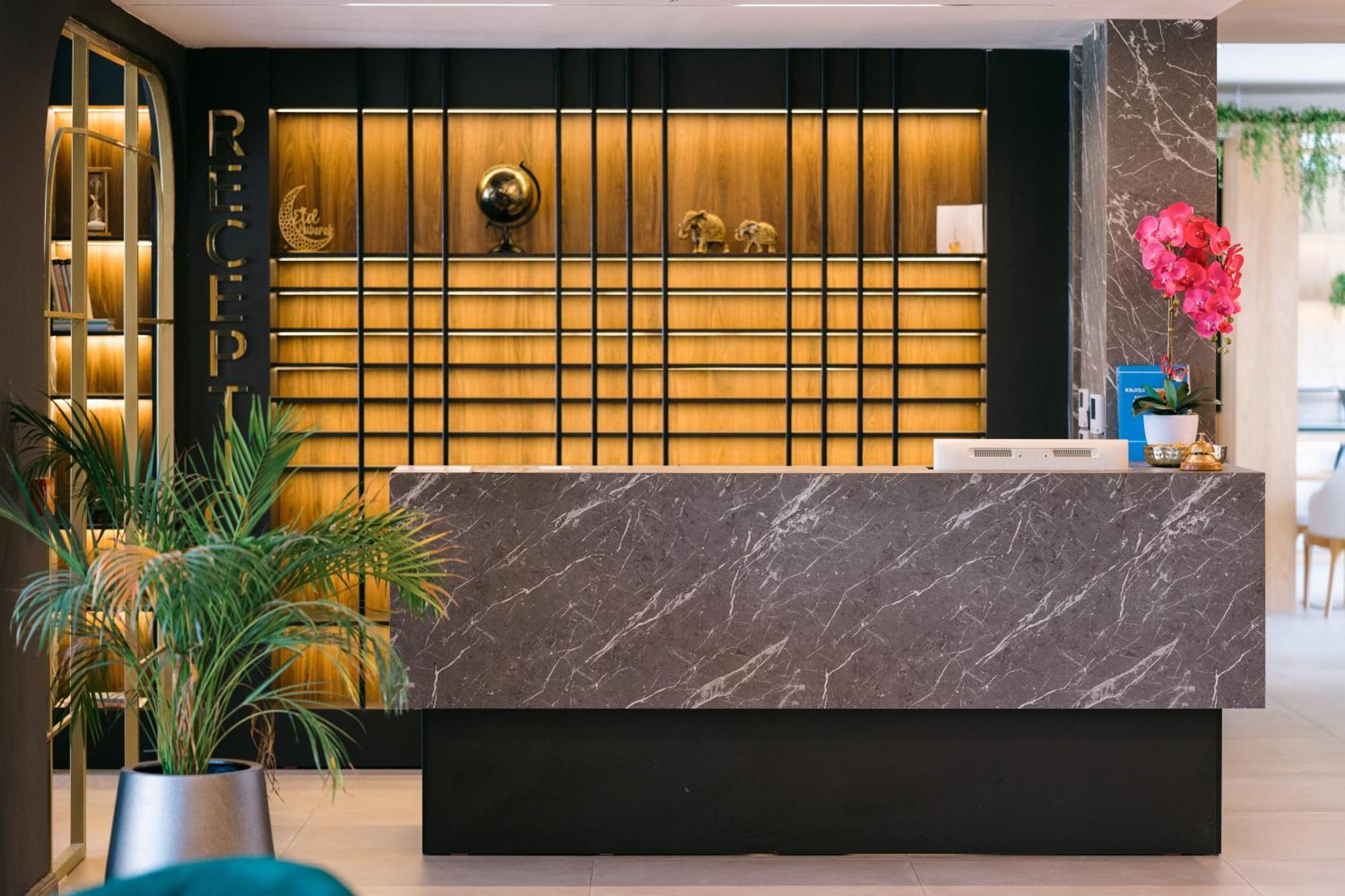 אולסינץ' Hotel Teuta מראה חיצוני תמונה