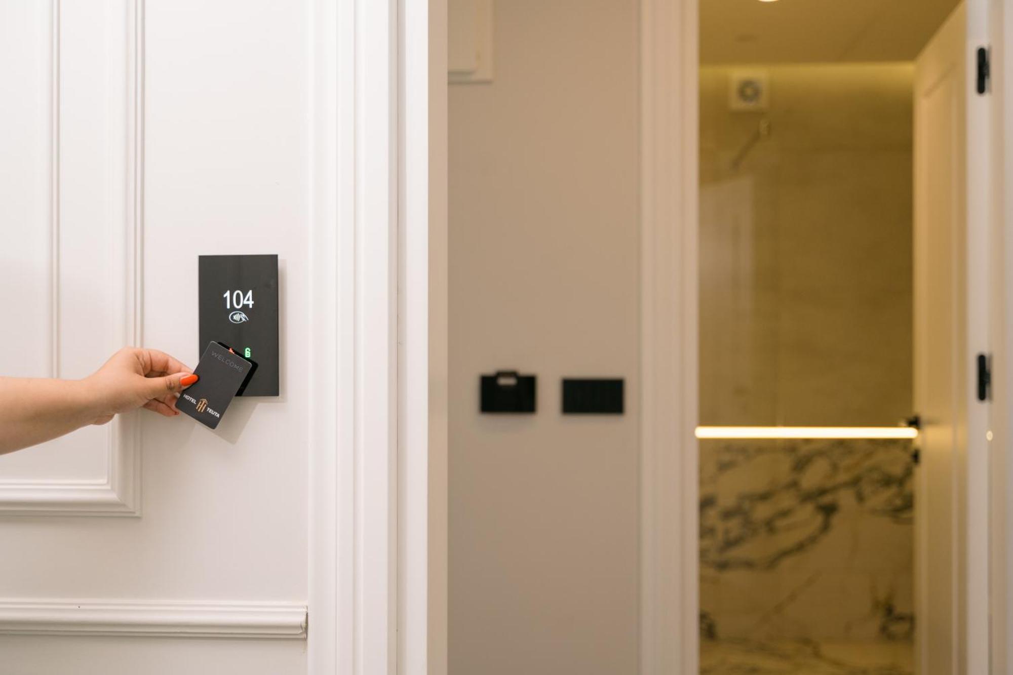 אולסינץ' Hotel Teuta מראה חיצוני תמונה