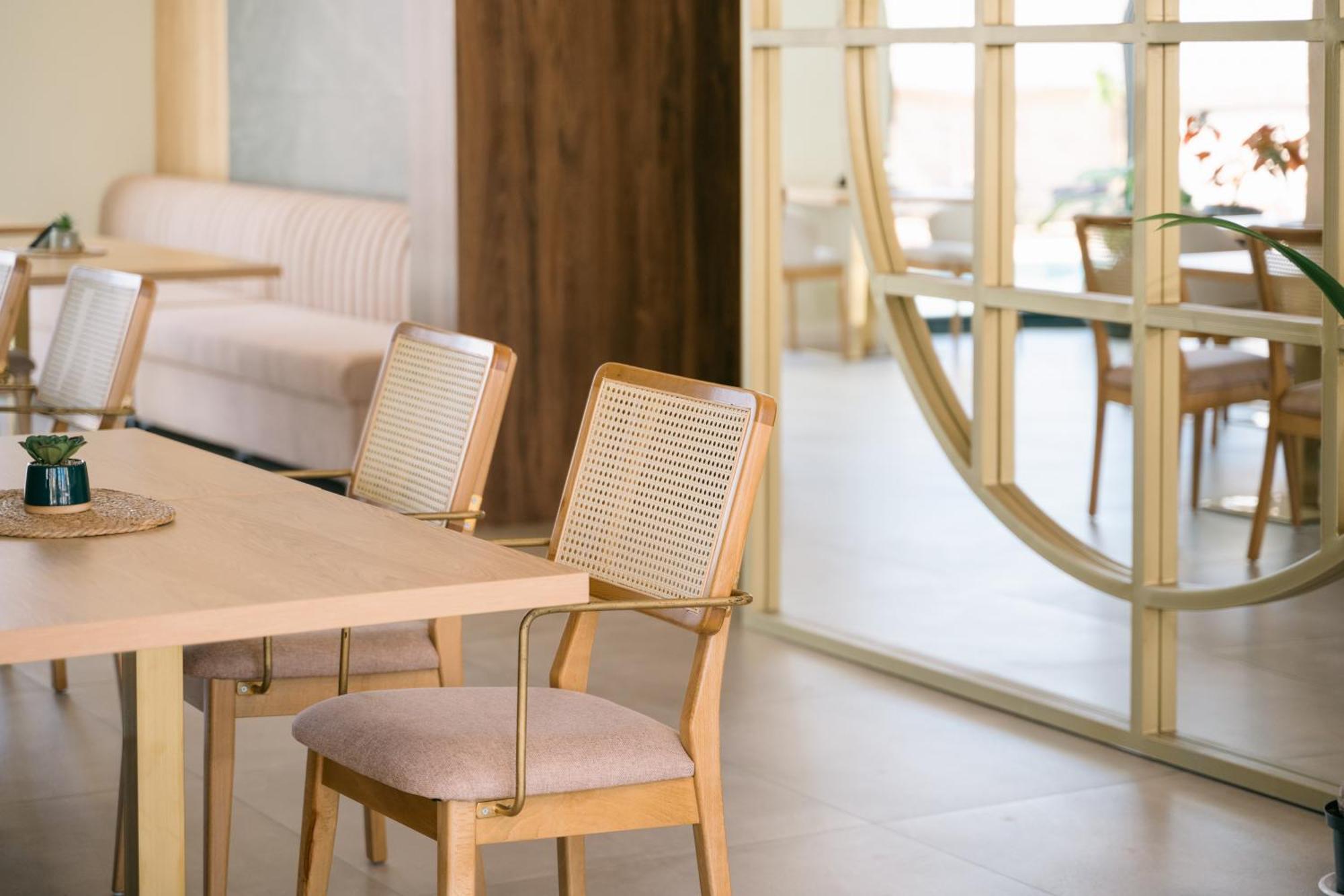 אולסינץ' Hotel Teuta מראה חיצוני תמונה