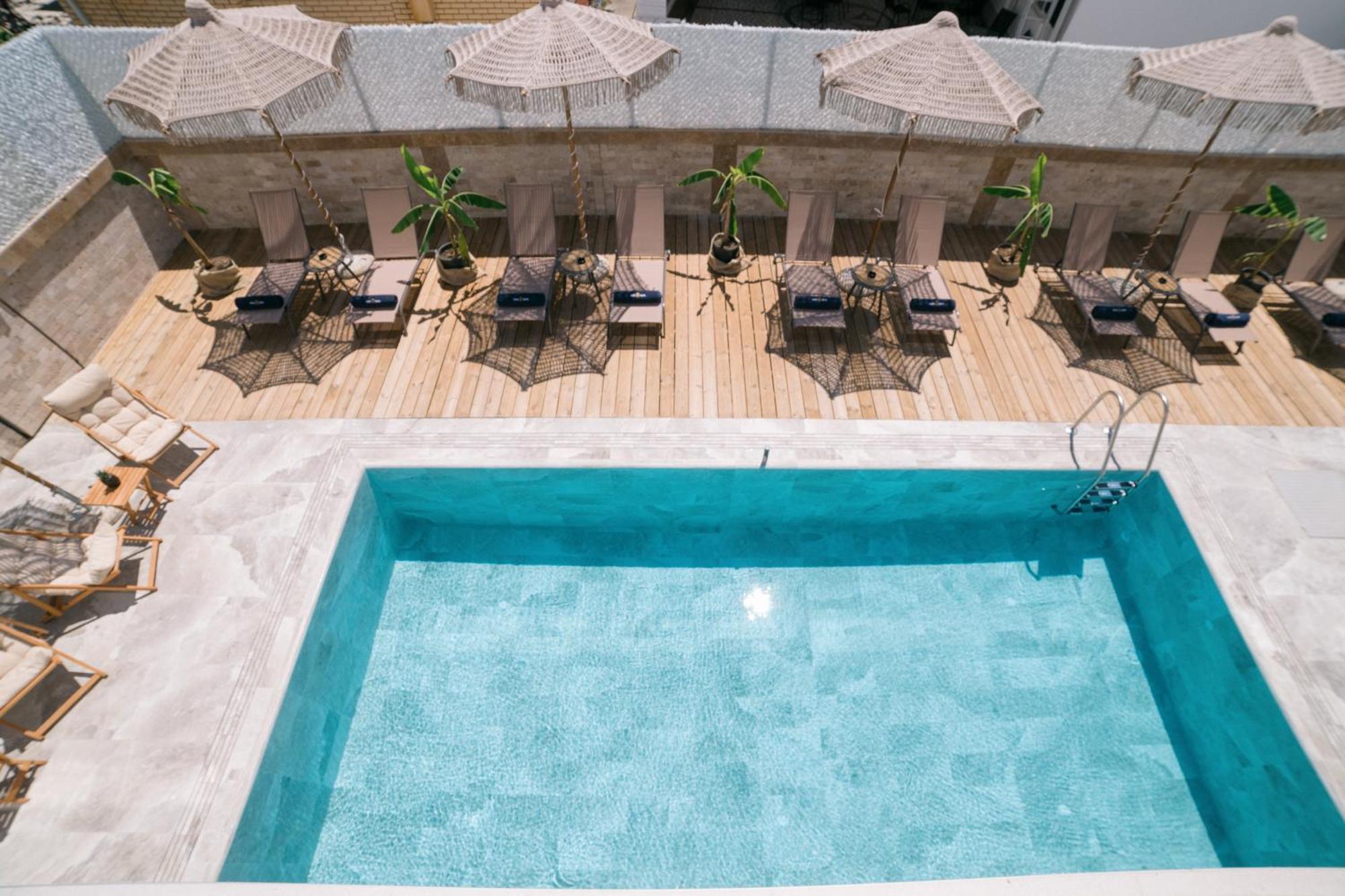 אולסינץ' Hotel Teuta מראה חיצוני תמונה