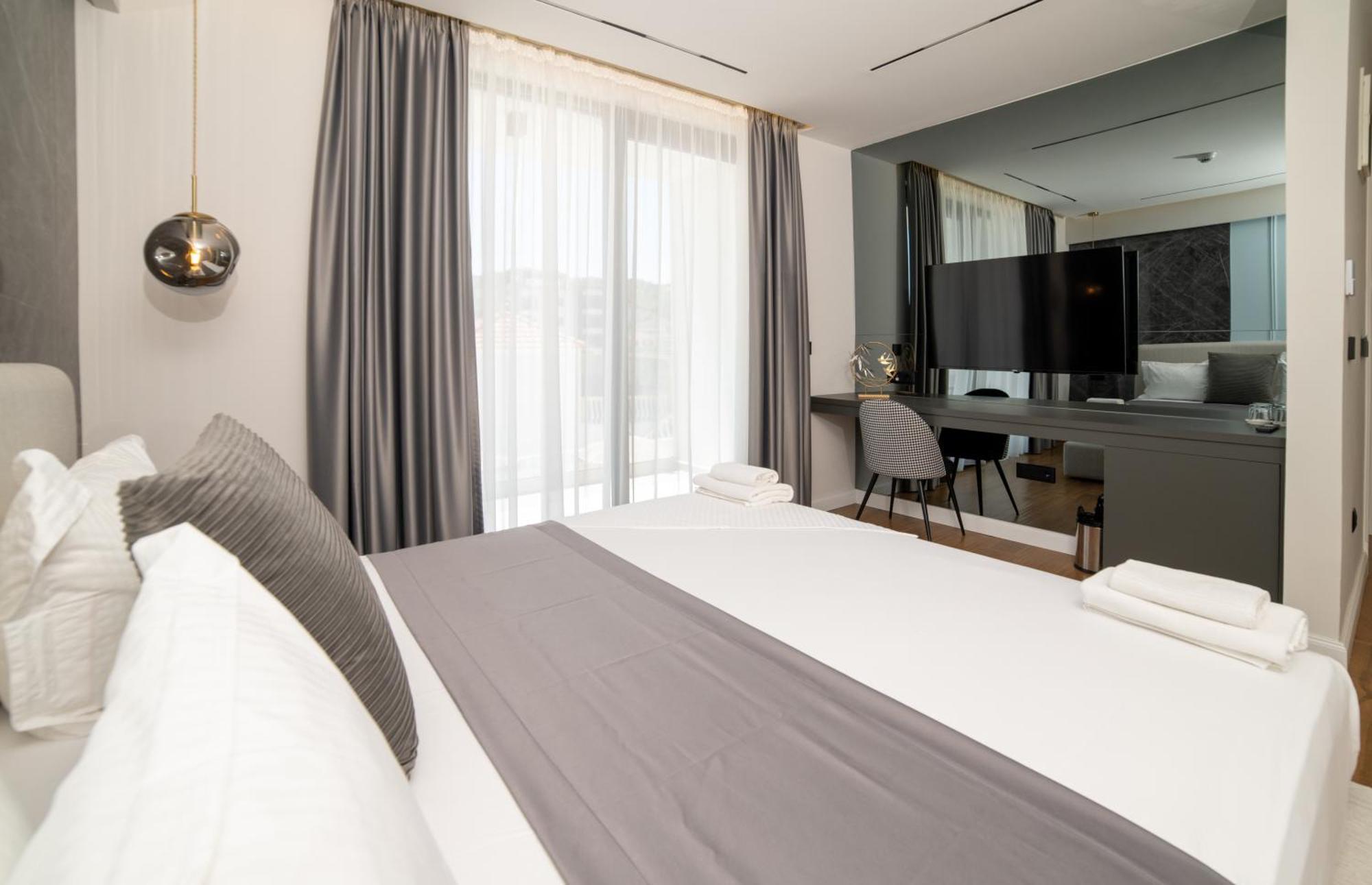 אולסינץ' Hotel Teuta מראה חיצוני תמונה